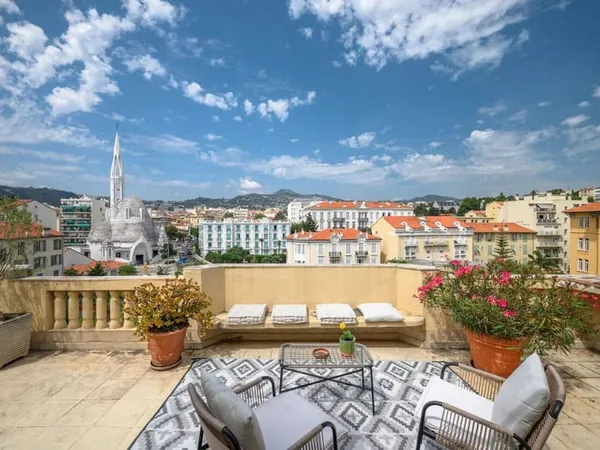 Appartement 8 pièces 222 m²