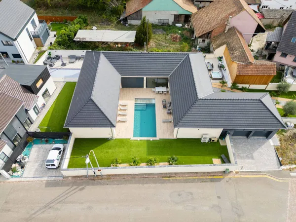 Maison de plain-pied 6 pièces 267 m²
