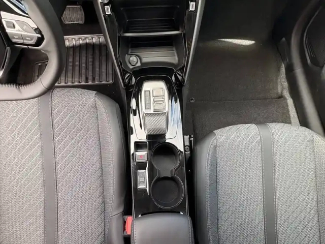 Peugeot 208 electrique 156ch 54 kwh — photo 17