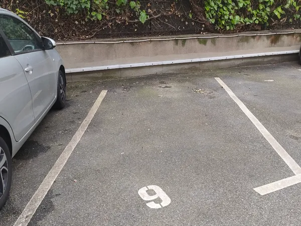Loue place de parking - 11m²