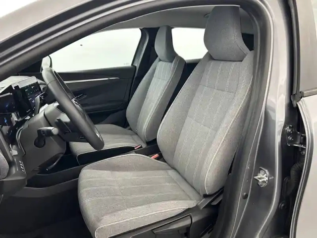 Renault Megane e-tech ev60 220 ch super charge — photo 23