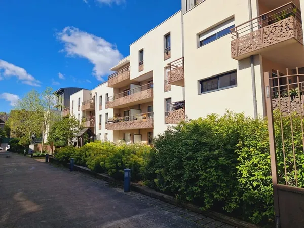 Appartement T2 avec garage, proche Erdre