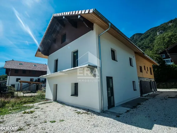 Maison 10 pièces 295 m²