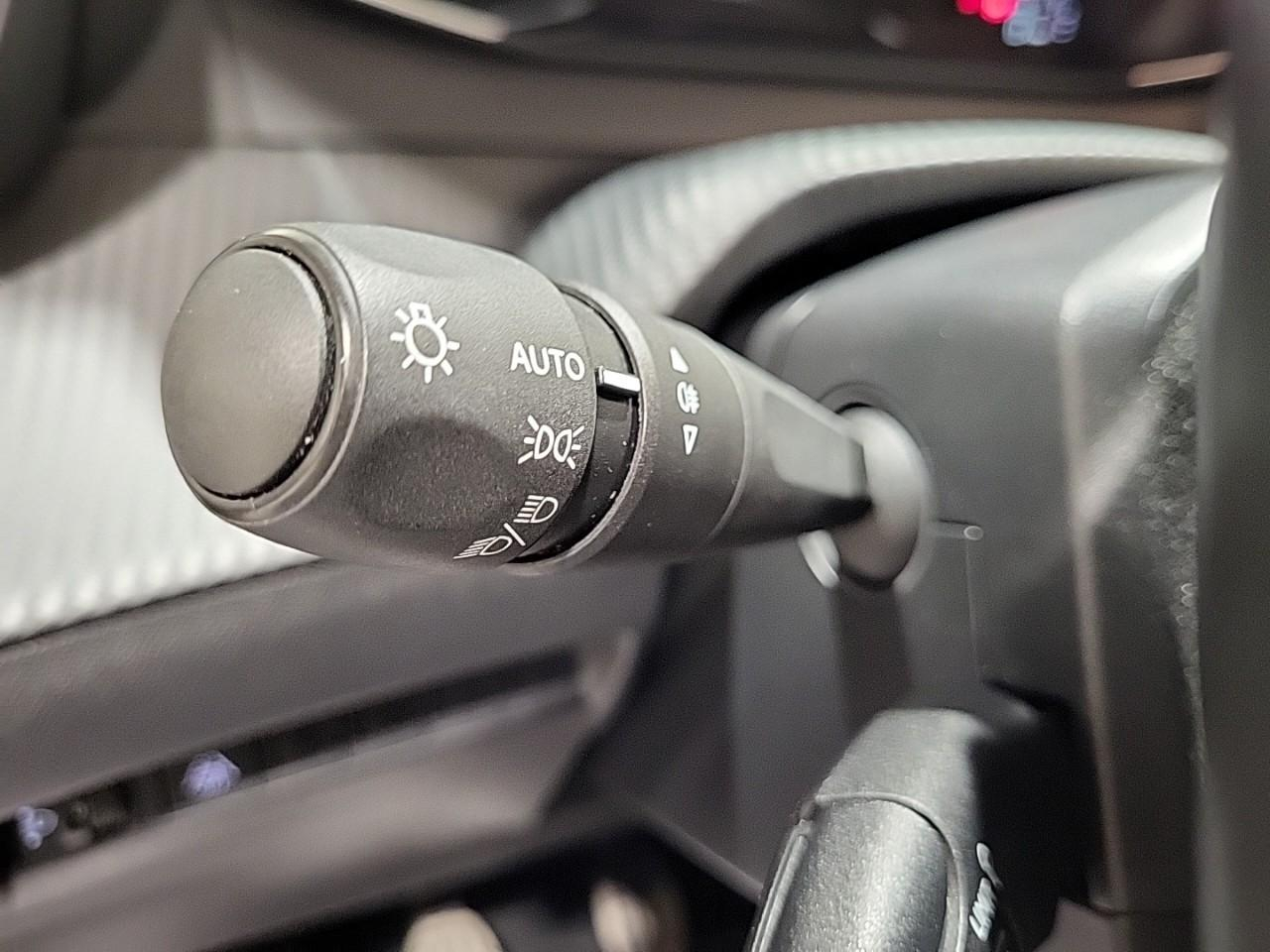 Peugeot 2008 puretech 100 s&s bvm6 style — photo 19