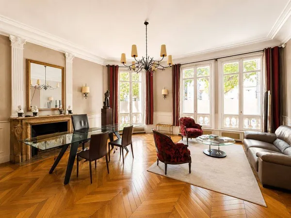 Bureaux 180 m²