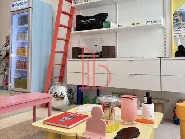 Bureau 72 m²