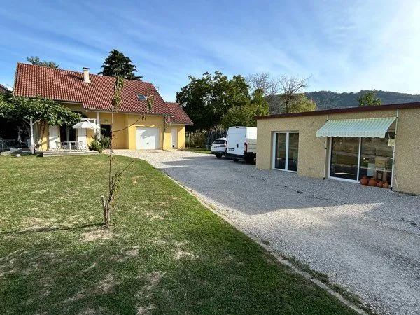 Maison type F5 + dépendance
