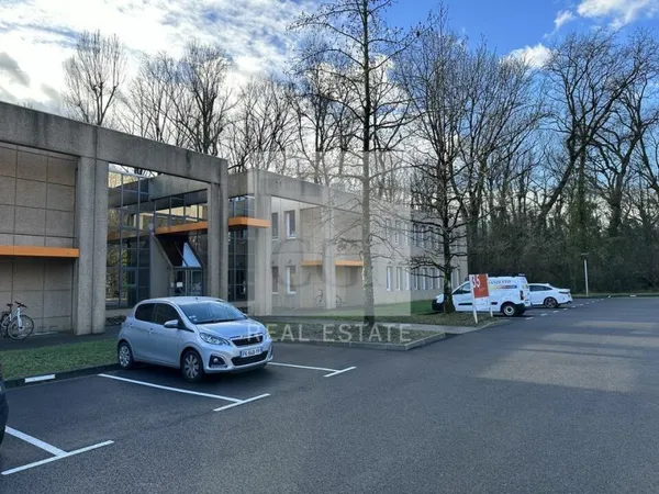 Local professionnel 276 m²