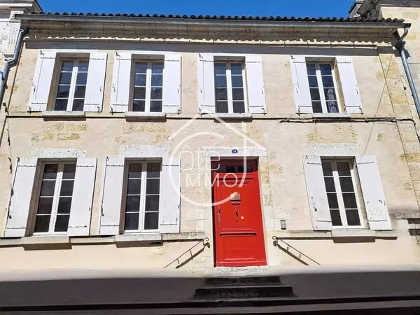 Maison 12 pièces 326 m²
