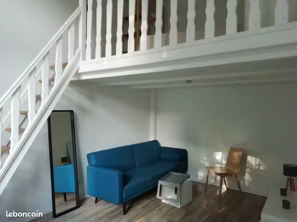 Beau T2 dans bel immeuble
