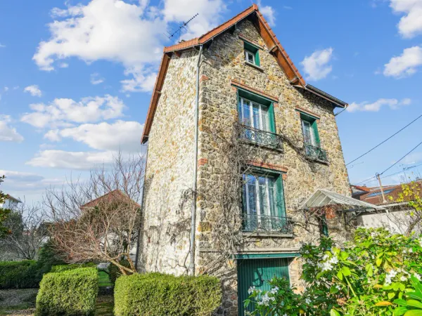 Maison de famille en meulière avec jardin - Rueil Mazurières
