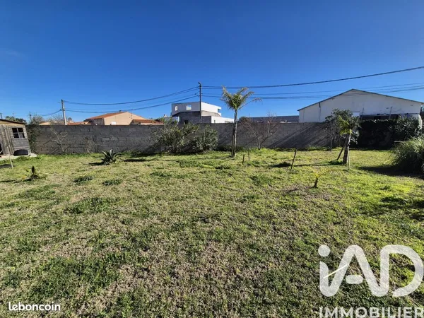 Terrain 293 m² Pia