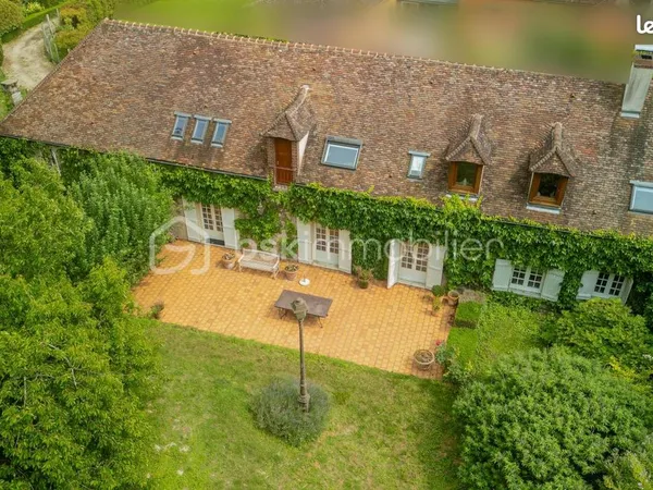 Maison 9 pièces 260 m²