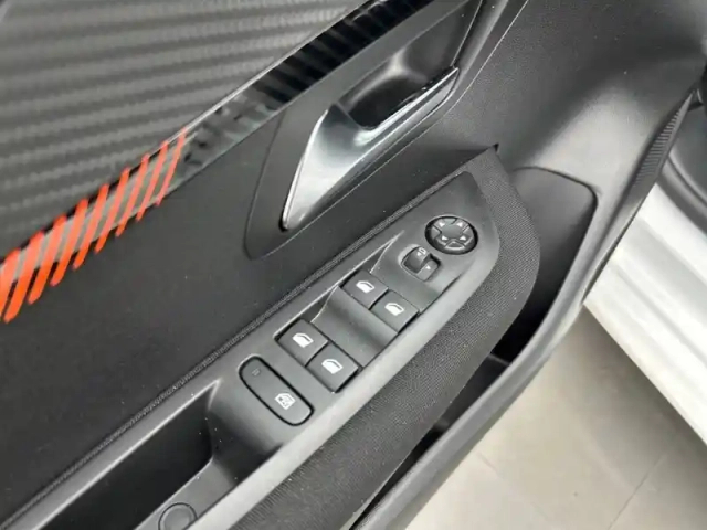 Peugeot 208 puretech 75 s&amp;s bvm5 — photo 39