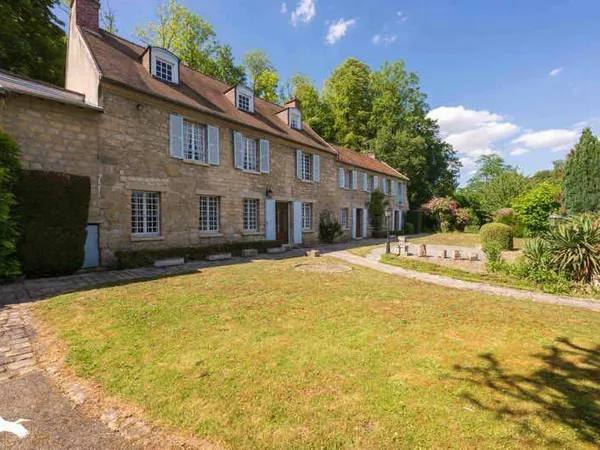 Maison 13 pièces 225 m²