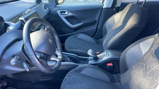 Peugeot 2008 1.2 PURETECH 82 - Style – 2017 – 102849 km – Essence – Boîte Manuelle — photo 6