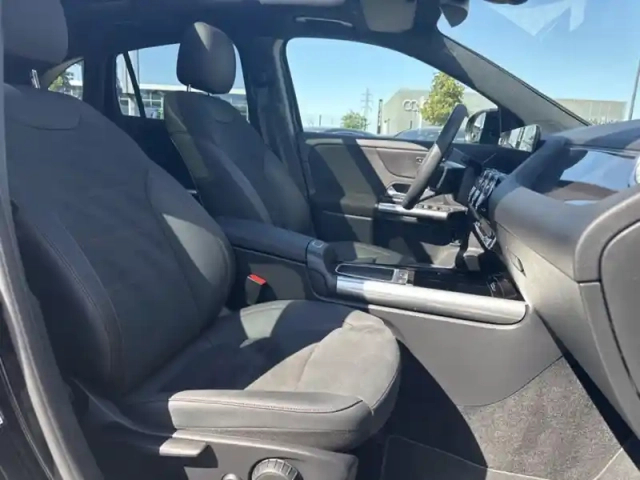 Mercedes Gla 250 e hybrid eq amg line — photo 11