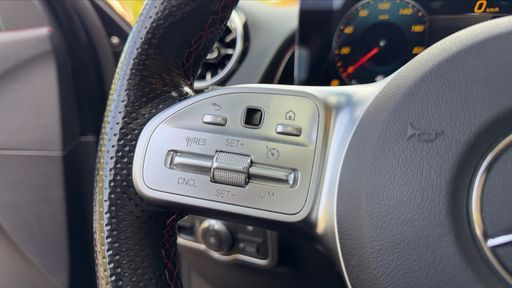 Mercedes Classe GLB 200 d 2.0 d 16V 8G-TRONIC 150 cv - AMG Line – 2021 – 93879 km – Diesel – Boîte Automatique — photo 2
