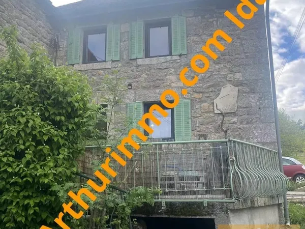 Charmante maison dans un hameau paisible de Peyre en Aubrac