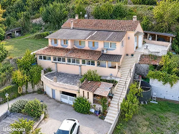 Villa 6 pièces 168 m²