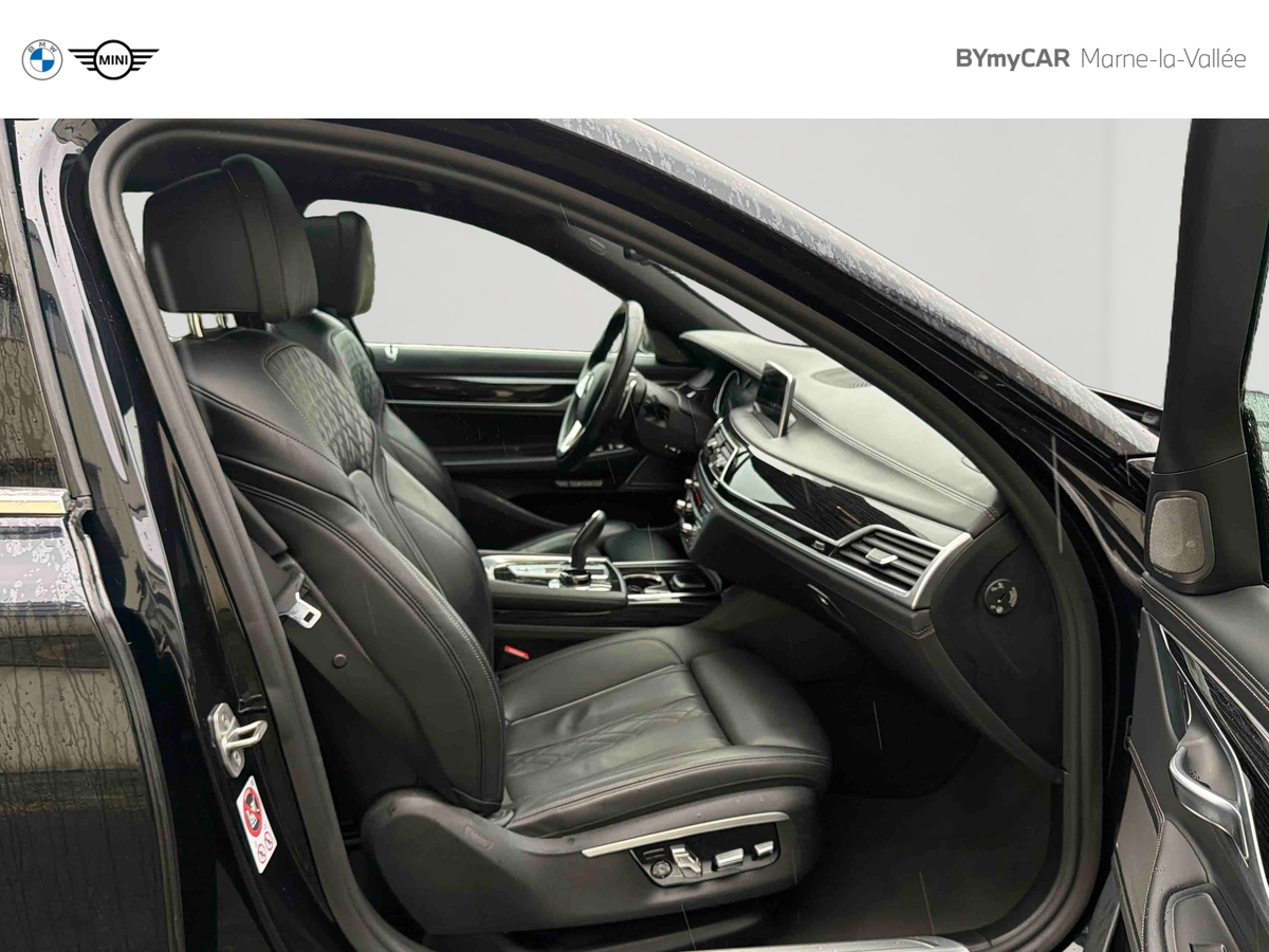 BMW 740e iPerformance 326 ch — photo 25