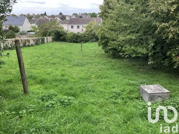 Terrain constructible 592 m²
