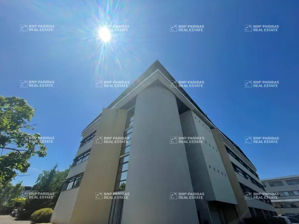 Bureaux 879 m²