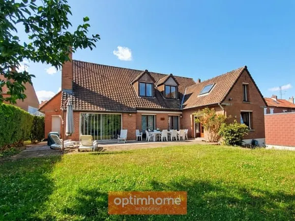 ARRAS CHR / CITADELLE - PAVILLON INDIVIDUEL SEMI PLAIN-PIED DE 219 M² - 5 CHAMBRES - SOUS-SOL COMPLE