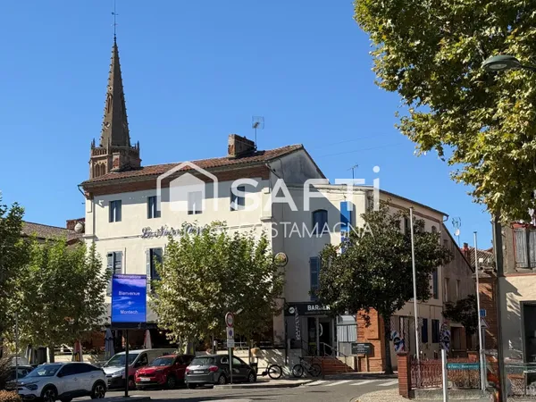 Immeuble avec locaux commerciaux loués