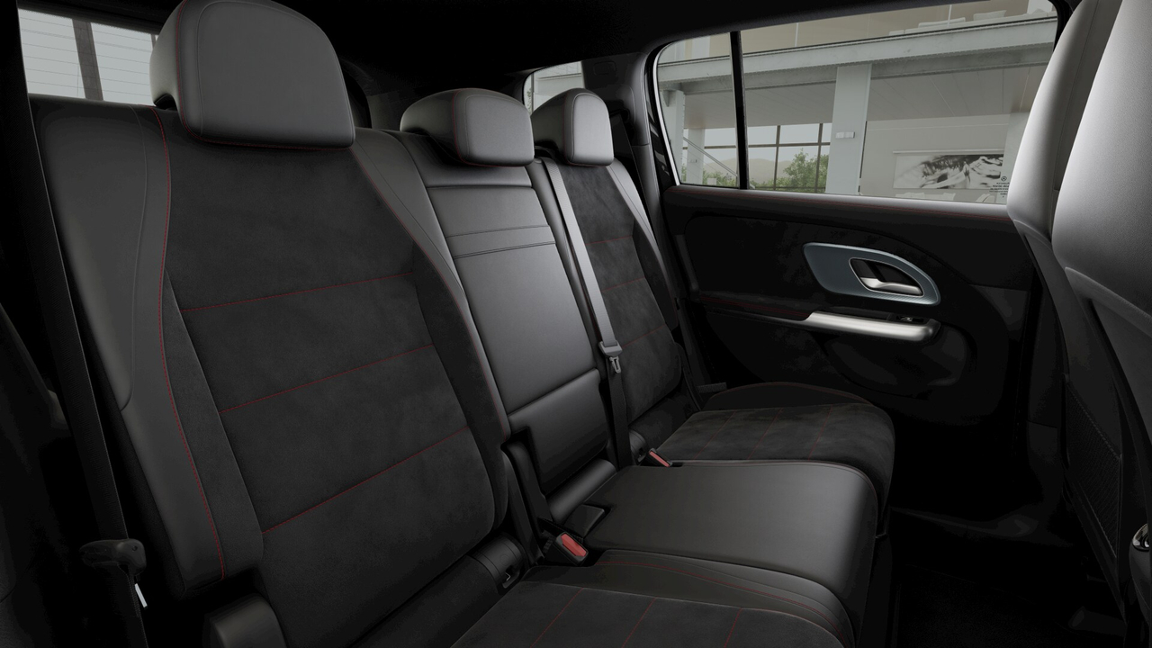 Mercedes GLB 200 — photo 12