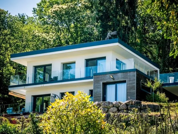 Luxueuse villa de 5 chambres avec vue panoramique sur le Lac Léman