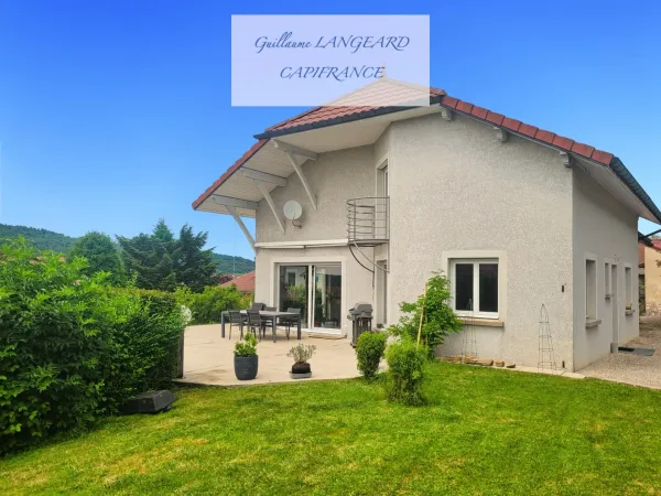 Maison 8 pièces 265 m²