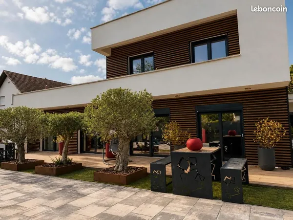 Maison 8 pièces 238 m²