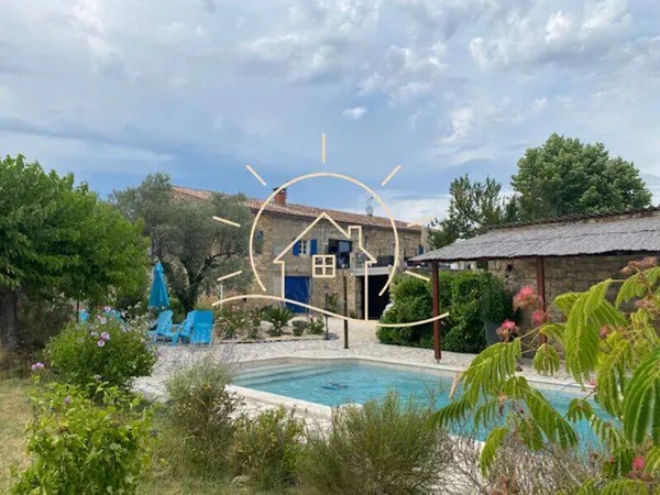 Maison 10 pièces 254 m²