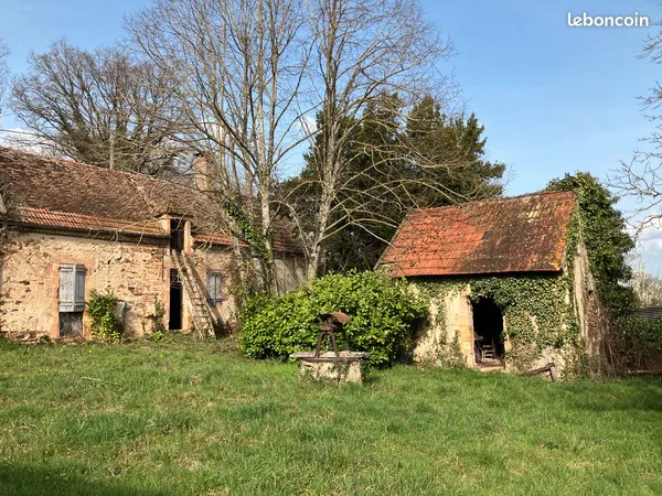 Corp de ferme avec dépendances - Beau potentiel après restauration