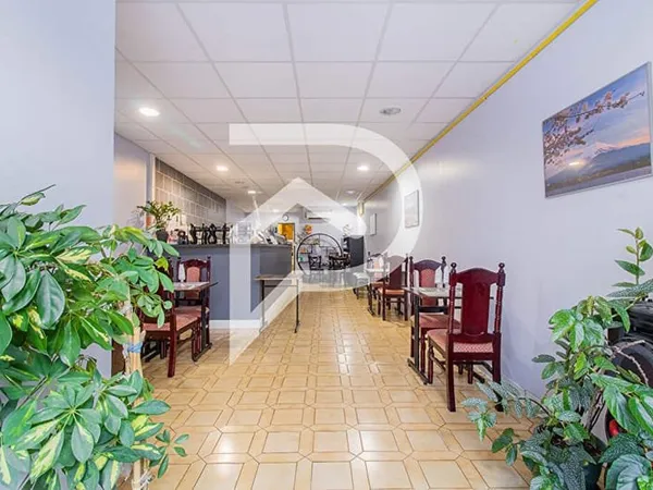IMMEUBLE R+1 COMMERCE ET APPARTEMENT T3 A VENDRE - MARTIGUES