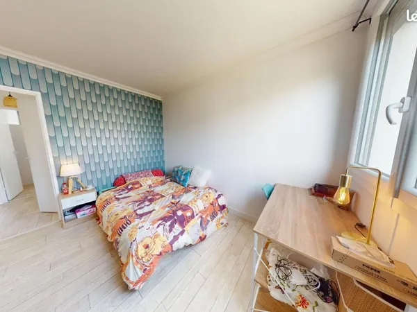 Chambre 5 pièces 80 m²