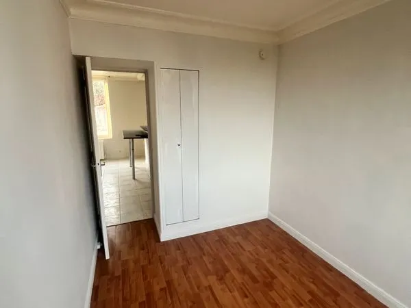 Loue f2 58 rue basse caen