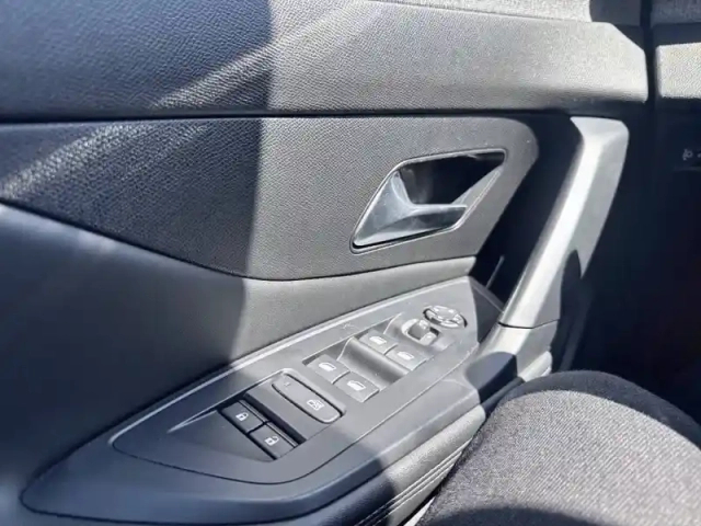 Peugeot 308 sw puretech 130ch s&amp;s eat8 — photo 23