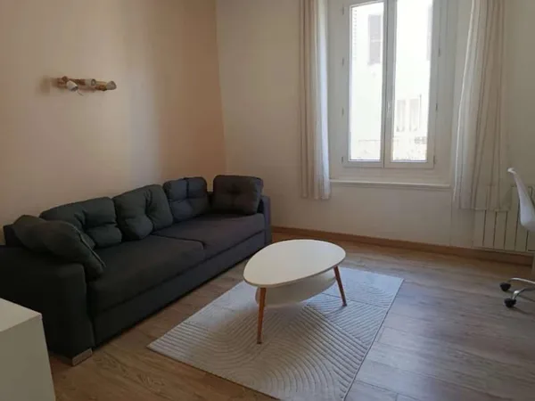 Studio 1 pièce 27 m²