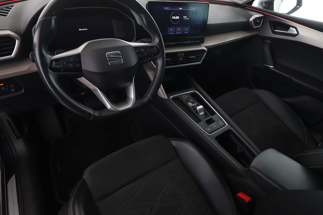 Seat Leon 1.5 eTSI Xcellence DSG7 — photo 10