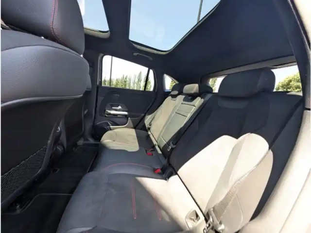 Mercedes Eqa 250+ — photo 39