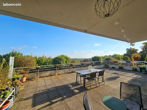 Charmant T3 de 60 m² avec terrasse d'exception de 90 m² - Besançon
