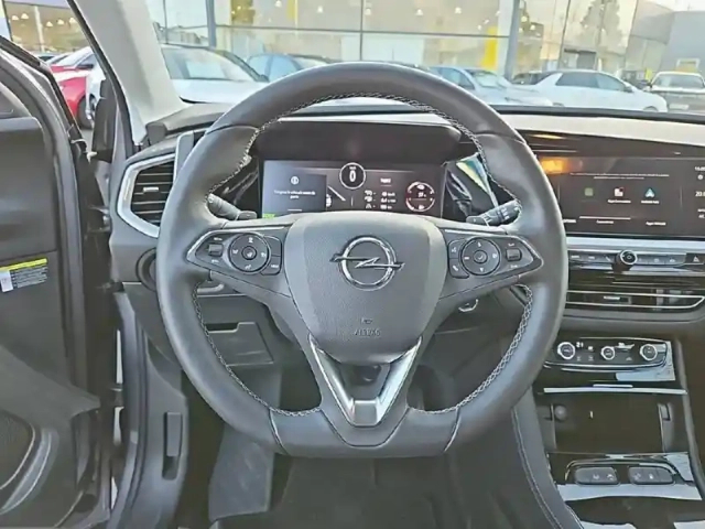 Opel Grandland hybrid 225 ch bva8 — photo 9