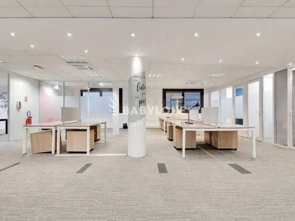 Bureaux 1270 m²