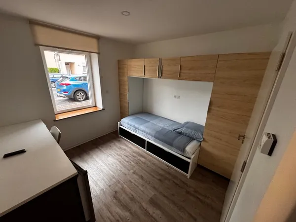 chambre avec salle d'eau privée meublée et équipée