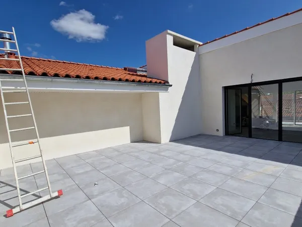Appt T4 Coeur Saint CYPRIEN - 4 pièce(s) 126m² + terrasse