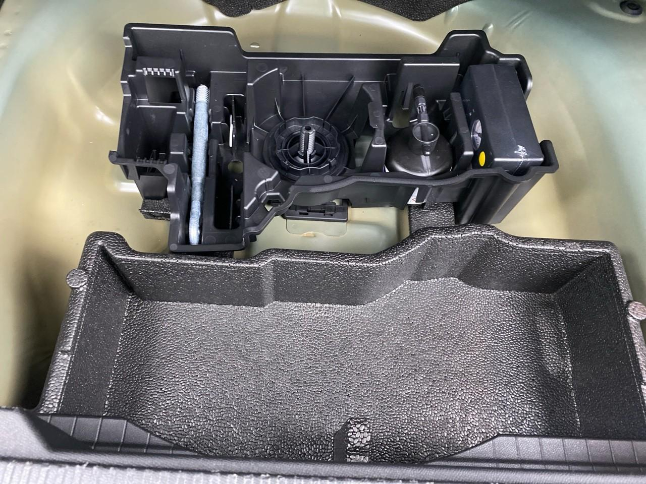 Peugeot 2008 hybrid 145 ch e-dcs6 allure — photo 16
