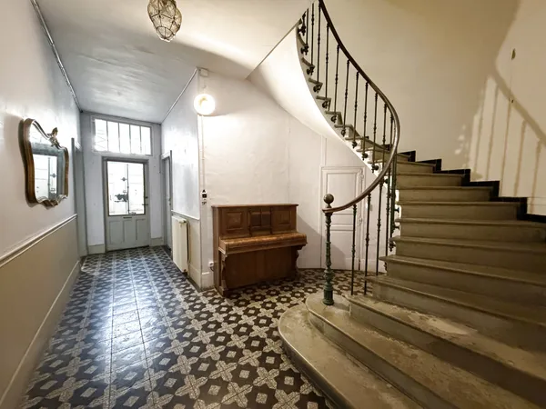 Maison de maître 16 pièces avec terrasse à Coursan (11110)