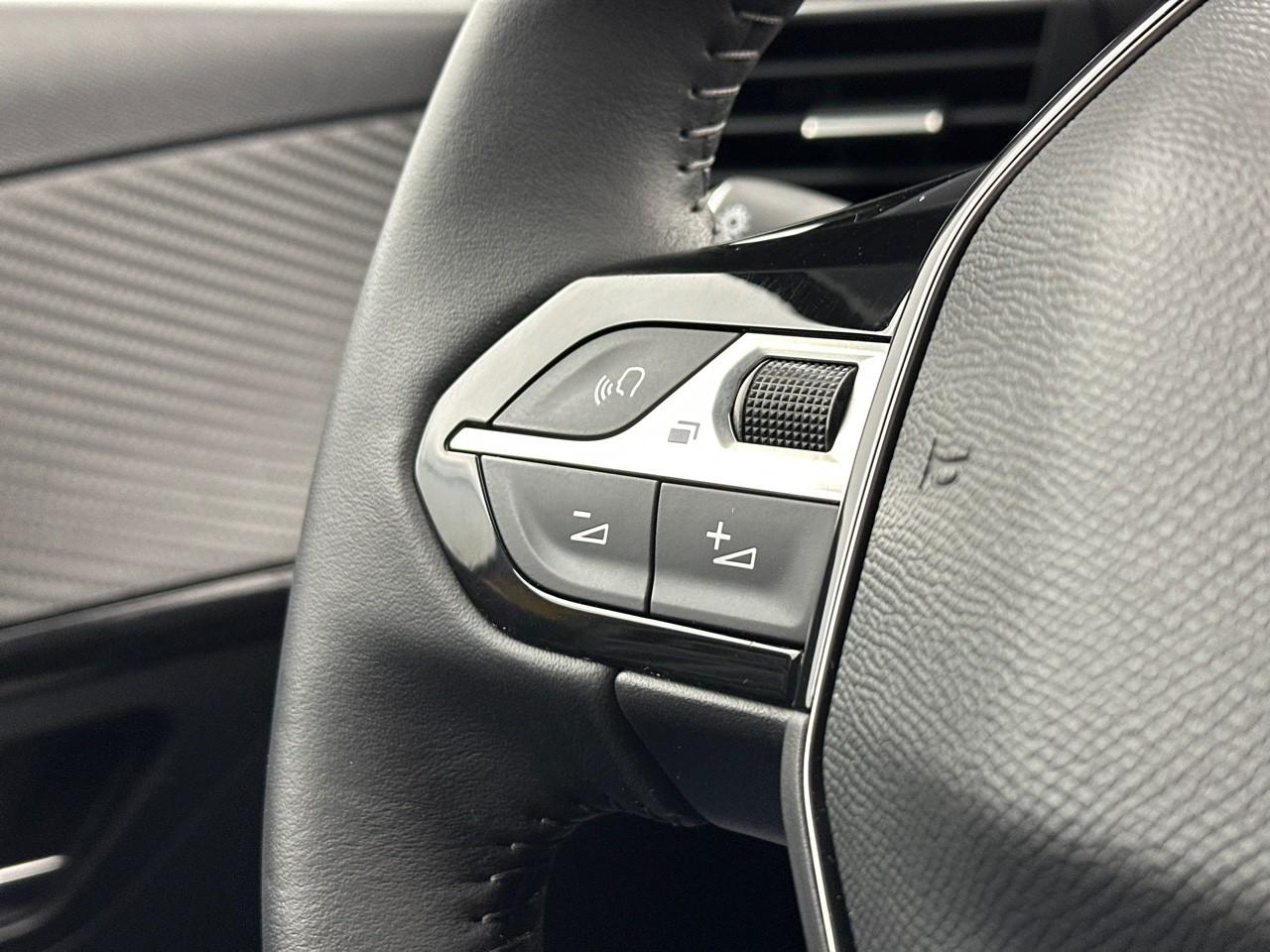 Peugeot 208 puretech 100 s&s bvm6 allure — photo 19